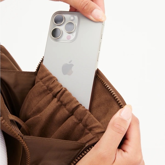 BEIS The Sports Sling in Maple - Picture 2 of 6